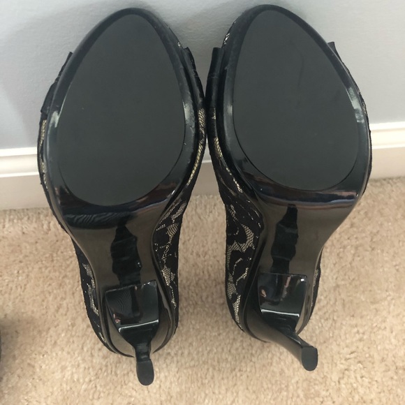 Black Lace Peep Toe Pump - Picture 6 of 6